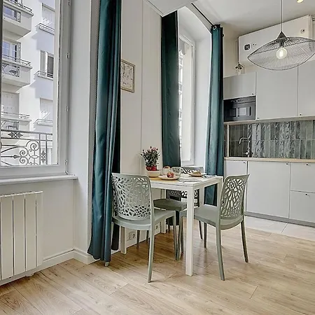 Double Bed Charpennes Apartment Villeurbanne