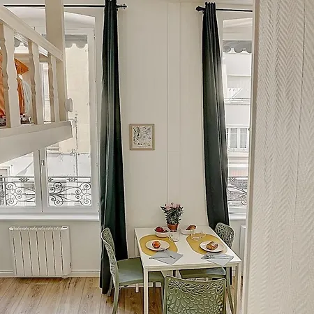 Double Bed Charpennes Apartment
