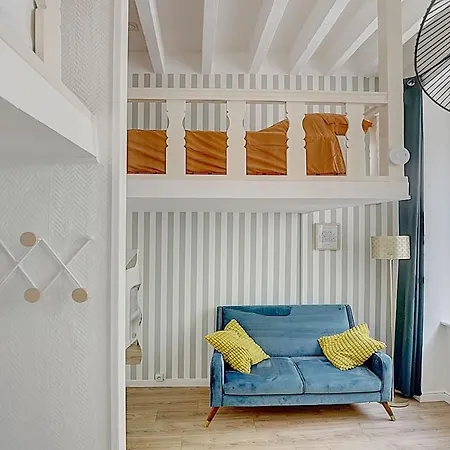 Double Bed Charpennes *